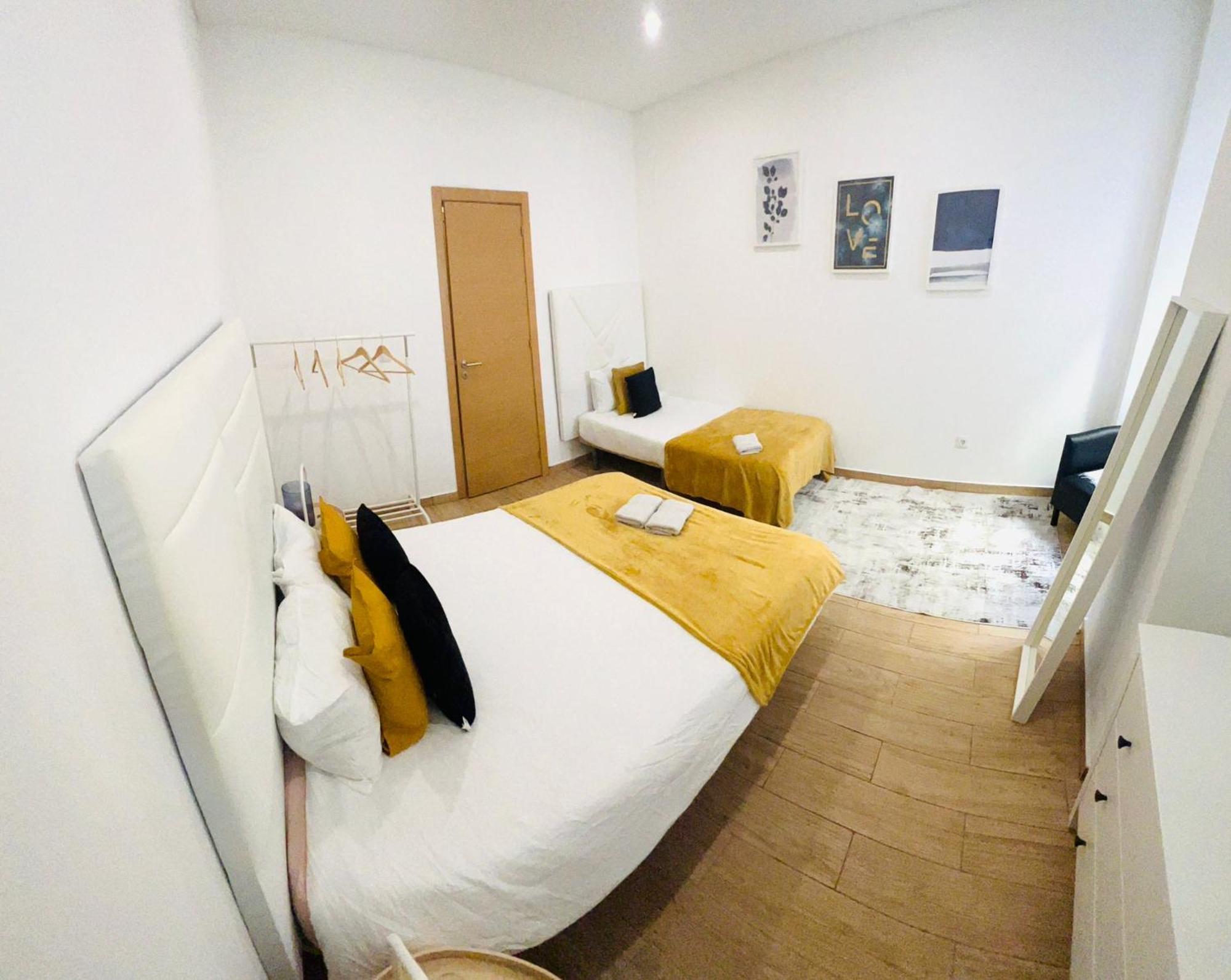Rooms, Ideal Location For Tourists
