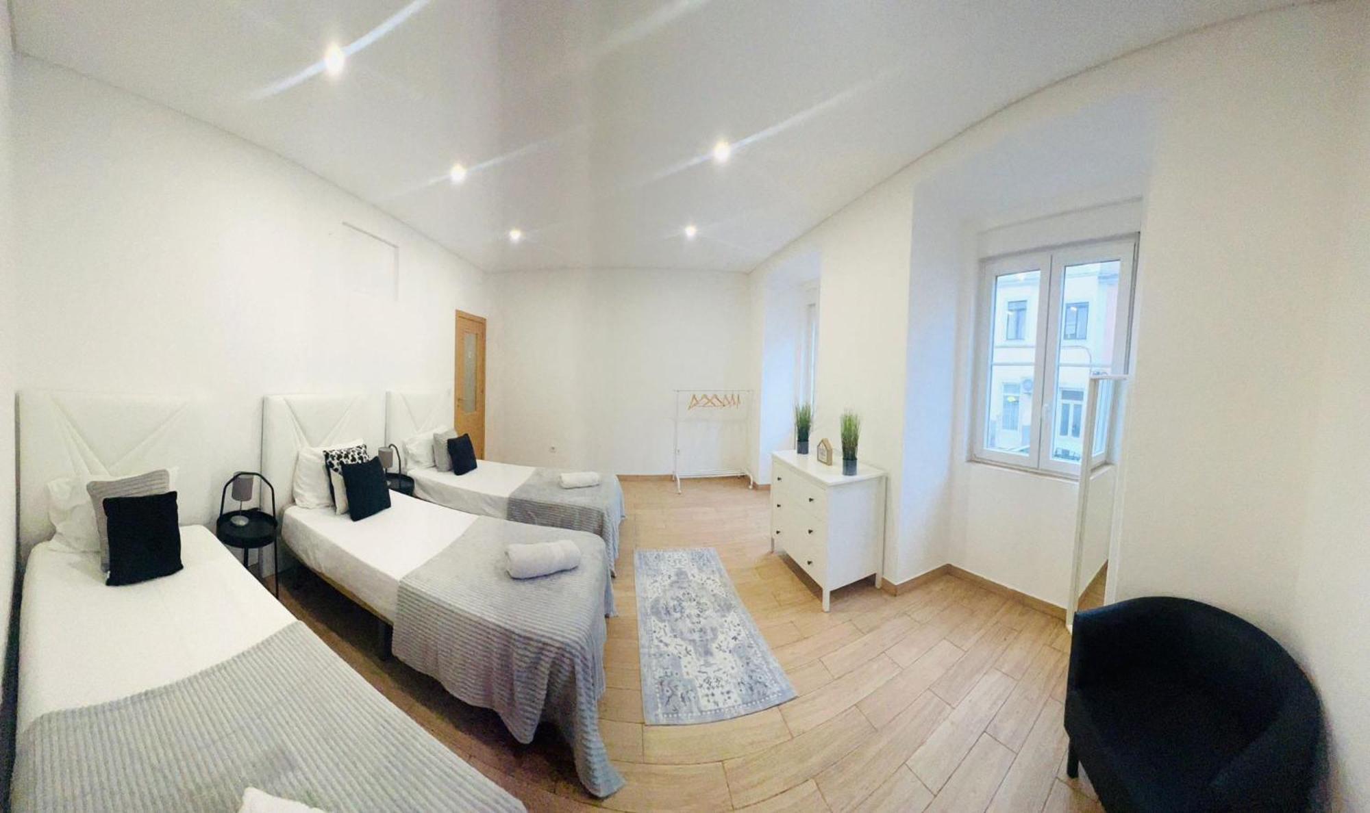 Rooms, Ideal Location For Tourists *